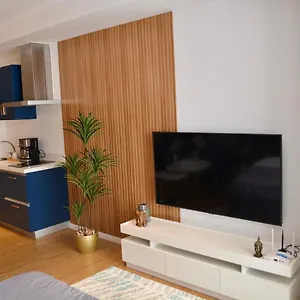 Aparthotel Luxxe Interior Design - Acqua Private Residences, Mandaluyong