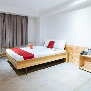 Hotel Reddoorz @ Boni Avenue, Mandaluyong
